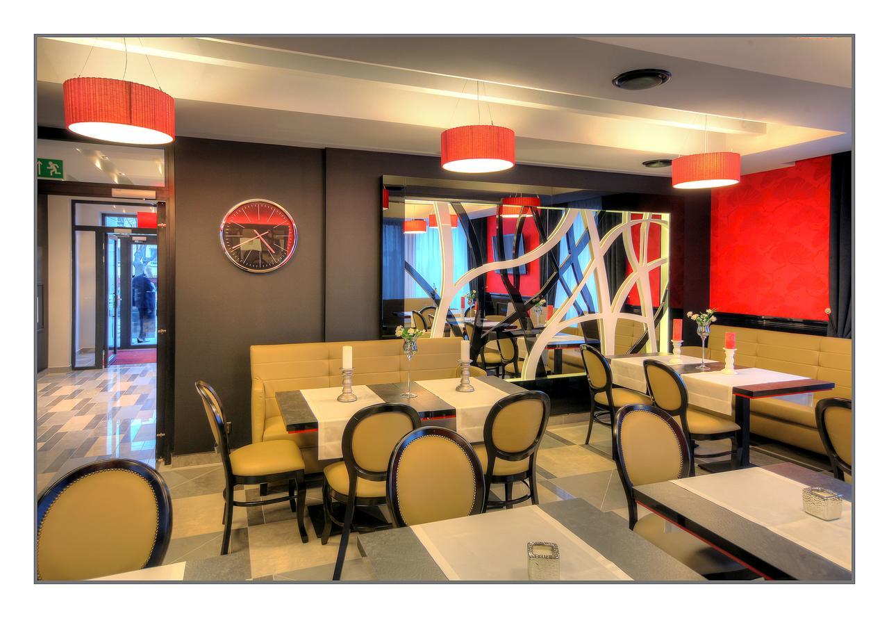 Villa Park Siedlce Ngoại thất bức ảnh